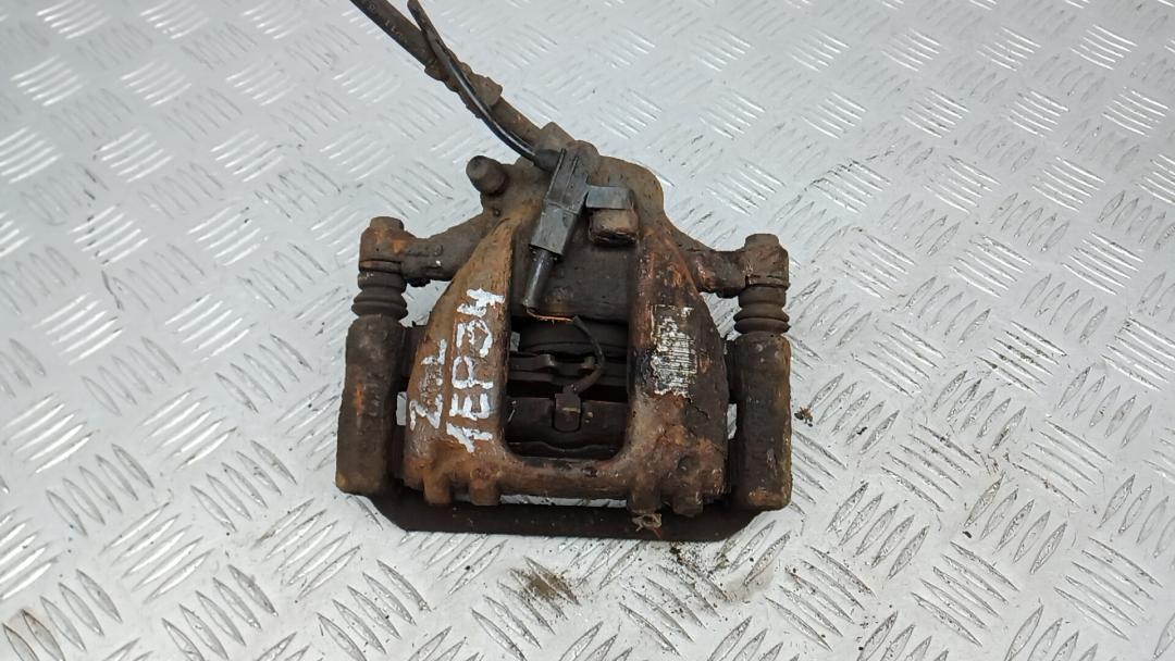 суппорт задний левый Mercedes-Benz Sprinter 2 поколение (W906) 2011, 2.2 л., CDI 213/313/413, дизель, МКПП, микроавтобус - фото №1