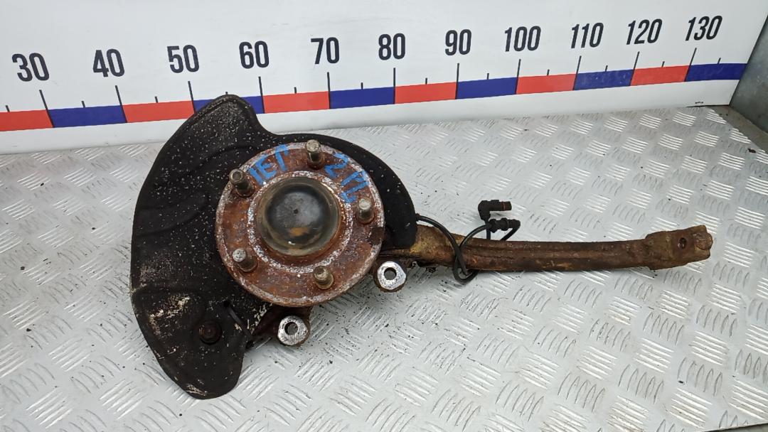 ступица передняя левая Chrysler 300C 1 поколение 2008, 3.0 л., дизель, АКПП, седан - фото №1