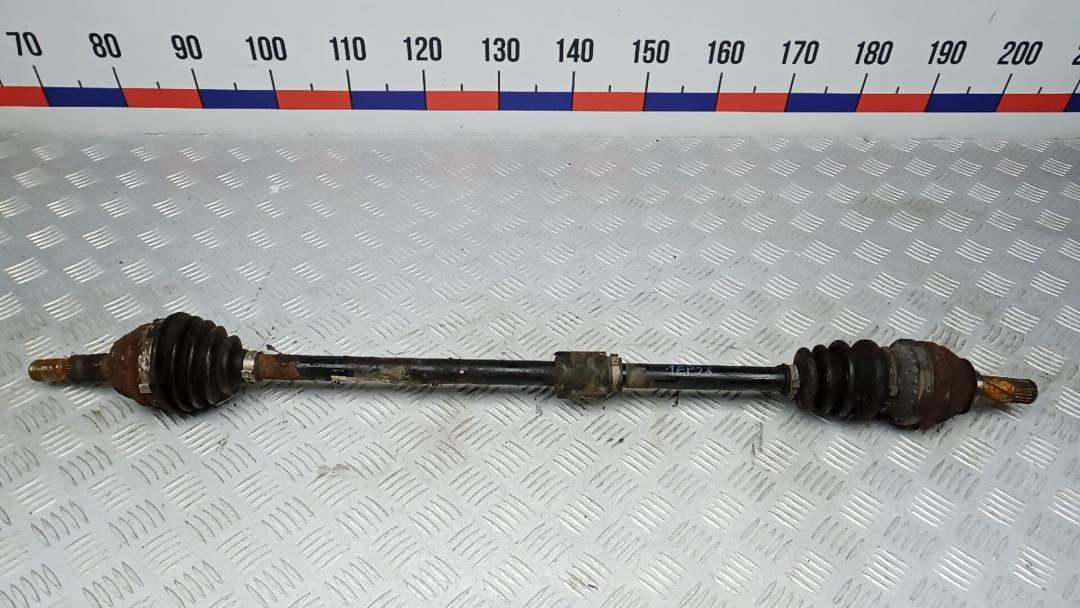 полуось передняя правая (приводной вал, ШРУС) Opel Zafira 3 поколение (C) 2011, 1.6 л., бензин, МКПП, минивэн - фото №1