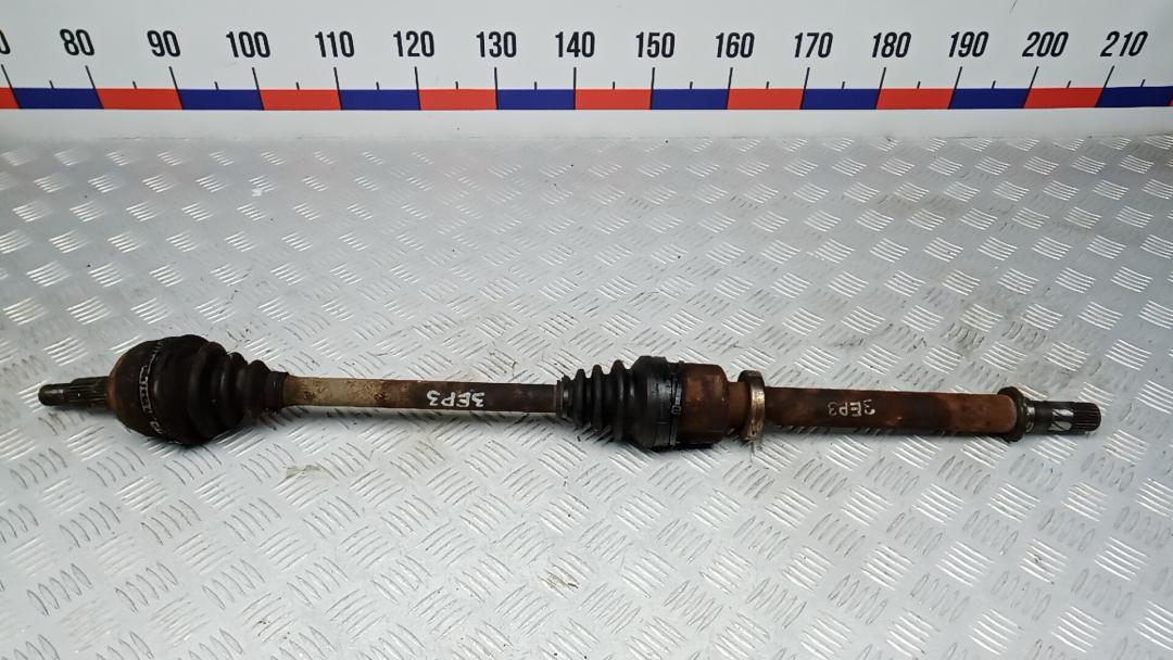 полуось передняя правая (приводной вал, ШРУС) Renault Megane 3 поколение 2010, 1.5 л., дизель, МКПП, хетчбэк 5 дв. - фото №1
