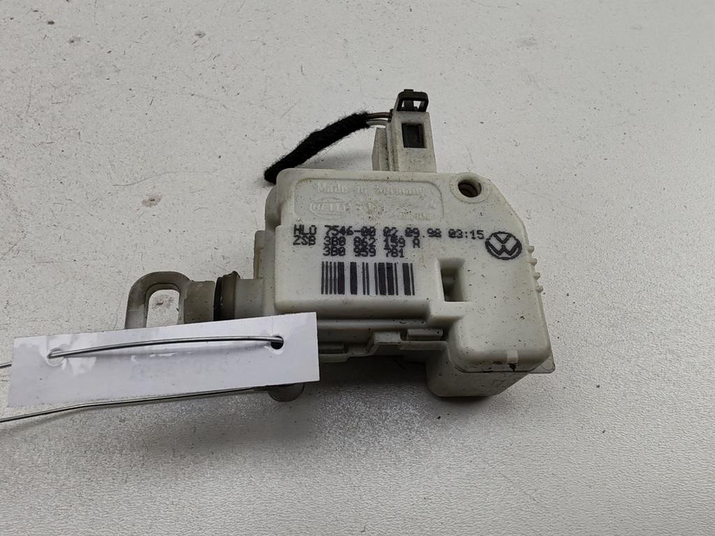 активатор замка багажника Audi A6 4B/C5 1998, 2.5 л., дизель, АКПП, чёрный, универсал, 3B0959781 - фото №1