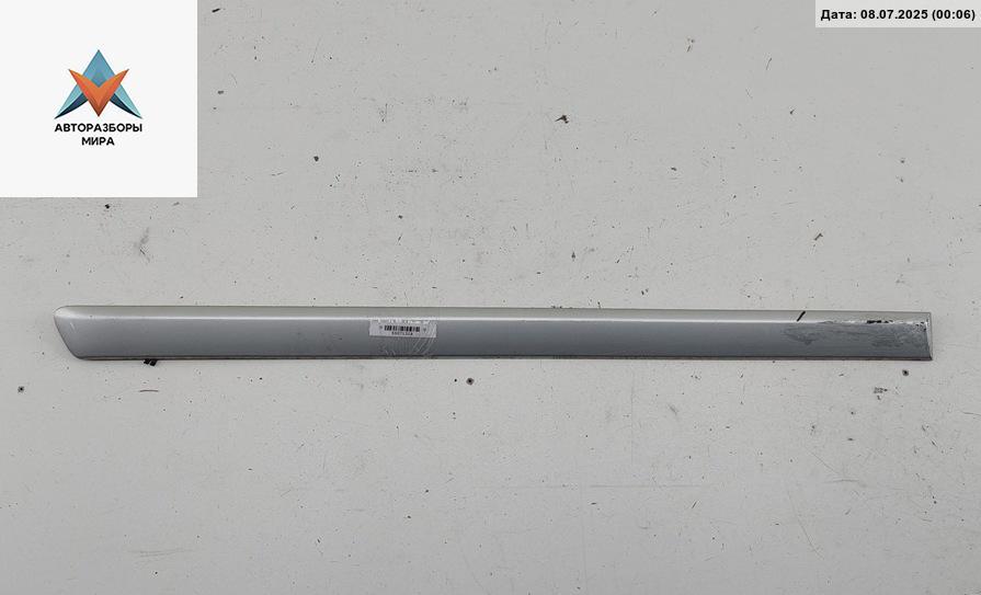 молдинг двери задней правой Audi A4 B6 2002, 2.0 л., бензин, МКПП, синий, универсал, 8E0853964 - фото №1