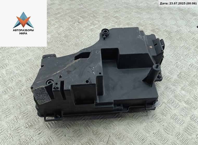 короб предохранителей Citroen C5 1 поколение 2002, 2.0 л., бензин, МКПП, серый, хетчбэк 5 дв., 9632653580 - фото №1