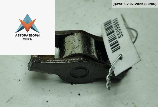 коромысло клапана (рокер) Volkswagen Golf 5 поколение 2004, 1.4 л., бензин, МКПП, серый, хетчбэк 3 дв. - фото №1