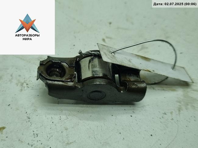 коромысло клапана (рокер) Volkswagen Golf 5 поколение 2004, 1.4 л., бензин, МКПП, серый, хетчбэк 3 дв. - фото №1