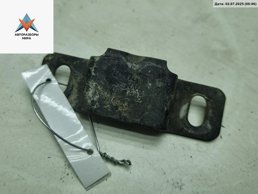 кронштейн радиатора Volkswagen Touran 1 поколение 2003, 1.6 л., бензин, МКПП, серый, минивэн, 4D0260427 - фото №1