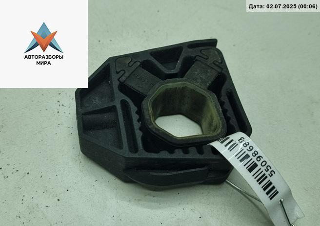 кронштейн радиатора Volkswagen Passat B5 1998, 1.9 л., дизель, МКПП, жёлтый, седан, 1Z0121367A - фото №1