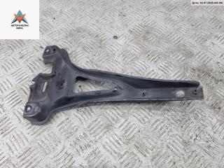 кронштейн (крепление) Volkswagen Golf 4 поколение 2000, 1.4 л., бензин, МКПП, синий, хетчбэк 5 дв., 1J0805569B