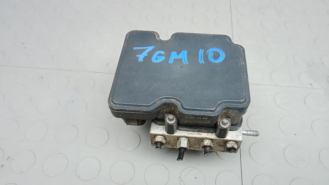 блок ABS Nissan Qashqai 2 поколение 2014, 1.5 л., дизель, МКПП, внедорожник 5 дв., 2265106516 - фото №1