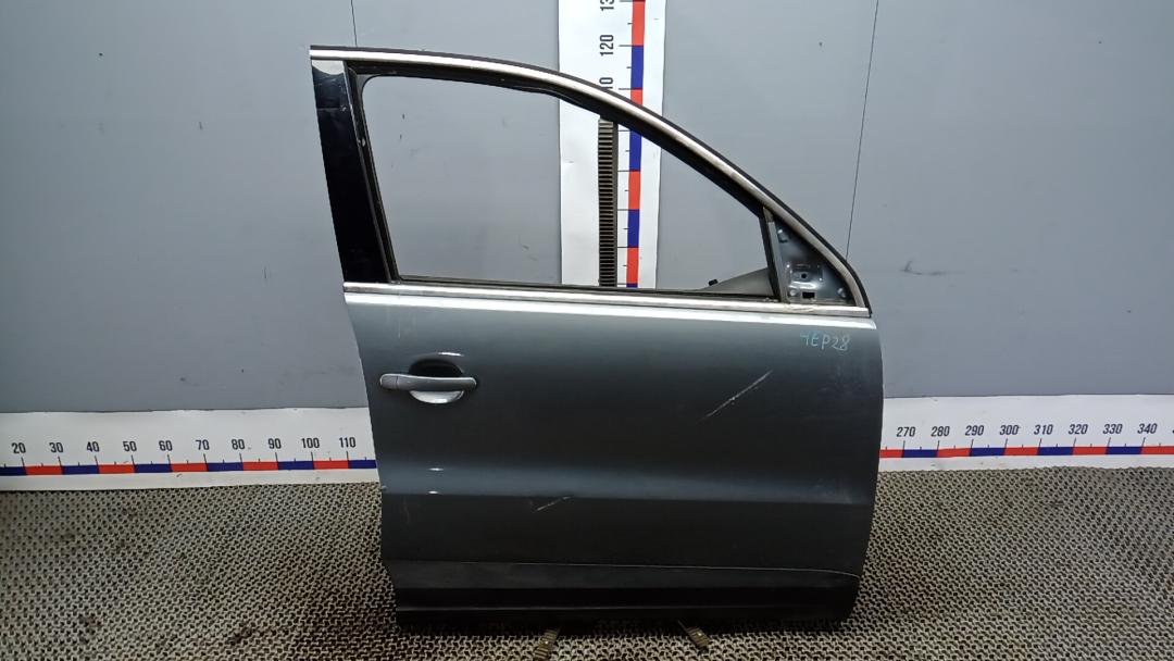 дверь передняя правая Volkswagen Tiguan 1 поколение 2010, 2.0 л., дизель, МКПП, внедорожник 5 дв., 5N0831056B - фото №1