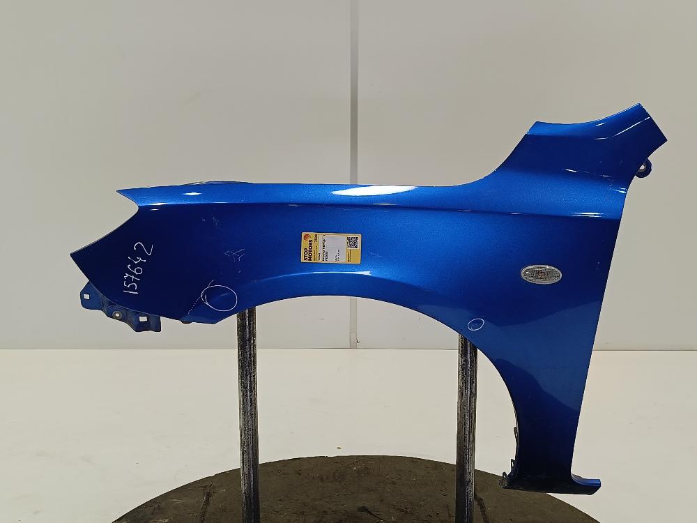 крыло переднее левое Mazda 3 BK 2004, цвет - фото №1