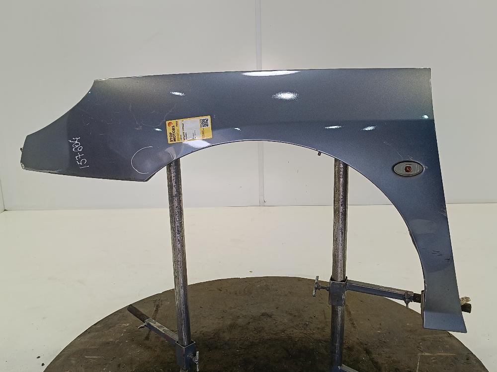 крыло переднее левое Peugeot 407 1 поколение 2006, цвет - фото №1