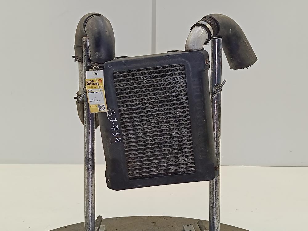 интеркулер Hyundai Santa Fe 1 поколение (SM) 2002, цвет - фото №1