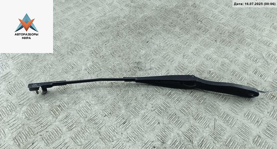 Щеткодержатель (поводок стеклоочистителя) передний Volvo S40 2 поколение 2004, 2.4 л., бензин, МКПП, чёрный, универсал, 8620200 - фото №1