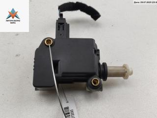 активатор замка багажника Volkswagen Passat B5 [рестайлинг] 2004, 1.9 л., дизель, АКПП, чёрный, универсал, 3B0959781