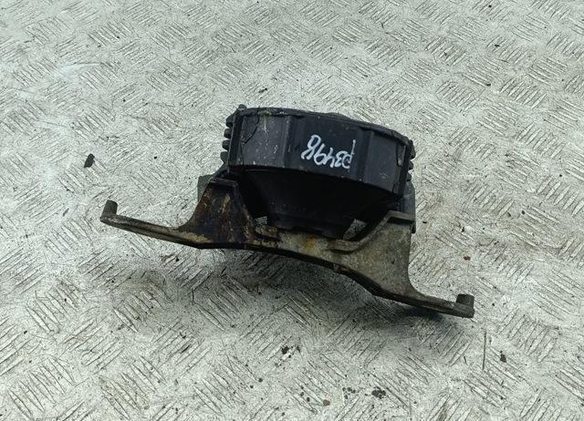 подушка крепления двигателя Volvo S40 / V50 2004, 2.4 л., бензин, МКПП, чёрный, универсал, 326B26