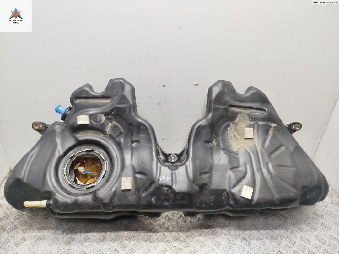 бак топливный BMW 5 серия F07/F10/F11 2012, 3.0 л., дизель, АКПП, чёрный, универсал, 7205076 - фото №1