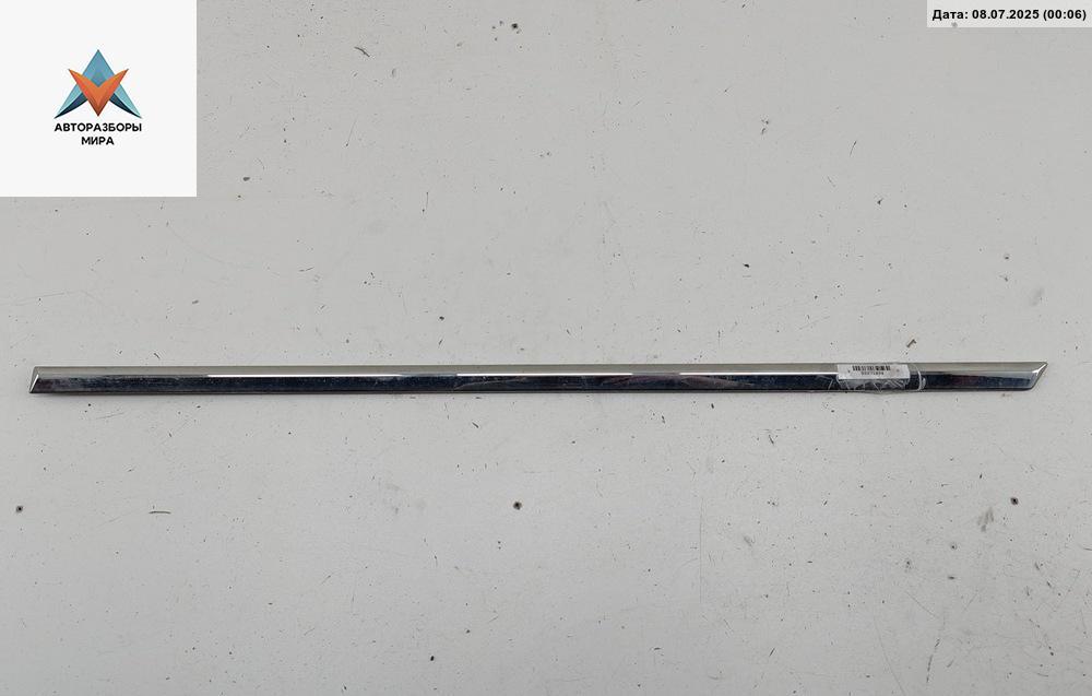 молдинг двери задней левой Volkswagen Passat B6 2005, 1.6 л., бензин, МКПП, синий, универсал, 3C0853753C - фото №1