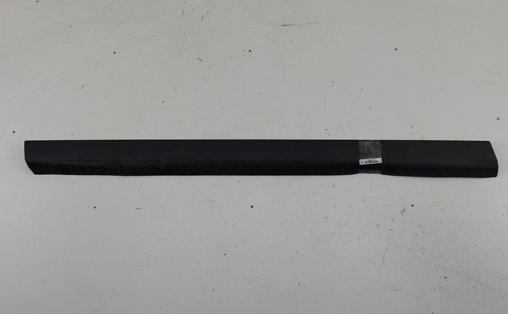 молдинг двери передней левой Volkswagen Passat B5+ (GP) 2004, 1.9 л., дизель, МКПП, синий, универсал, 3B0854939