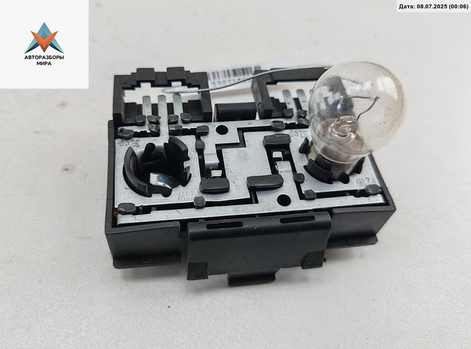 Плата фонаря заднего правого Volkswagen Passat B4 1996, 1.8 л., бензин, МКПП, красный, универсал, 3A9945259 - фото №1