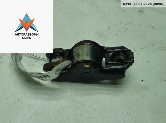 коромысло клапана (рокер) Volkswagen Golf 4 поколение 2000, 1.6 л., бензин, МКПП, синий, хетчбэк 5 дв. - фото №1