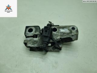 замок капота Skoda Fabia 2 поколение (5J) [рестайлинг] 2010, 1.2 л., бензин, МКПП, красный, хетчбэк 5 дв.