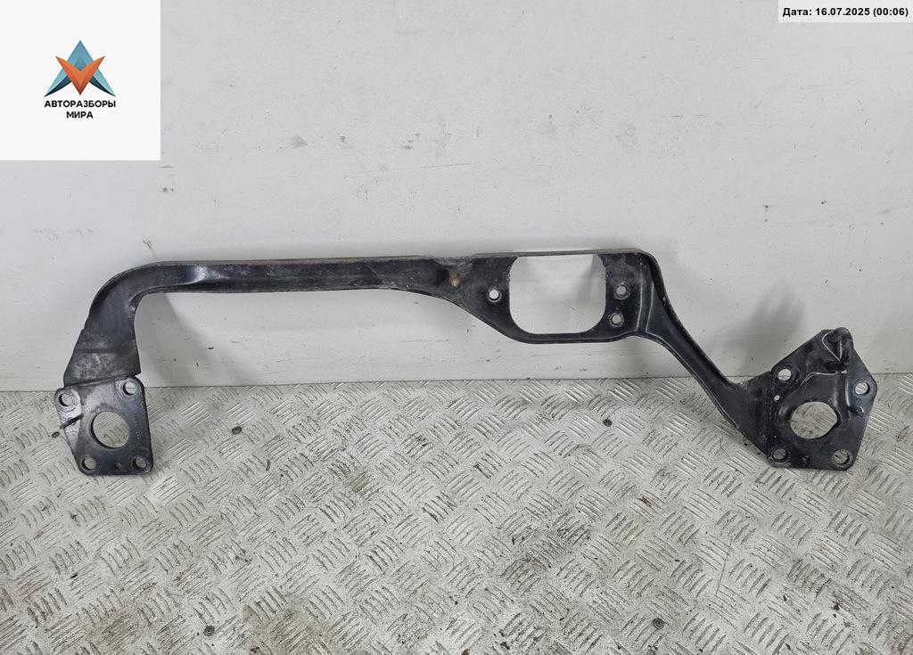 кронштейн (крепление) Volkswagen Passat B5 1997, 1.6 л., бензин, МКПП, серый, седан, 8D0805851 - фото №1