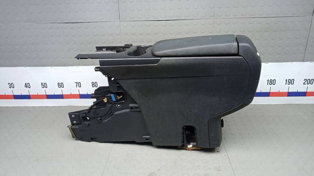 подлокотник Peugeot 3008 1 поколение 2010, 1.6 л., бензин, МКПП, хетчбэк 5 дв. - фото №1