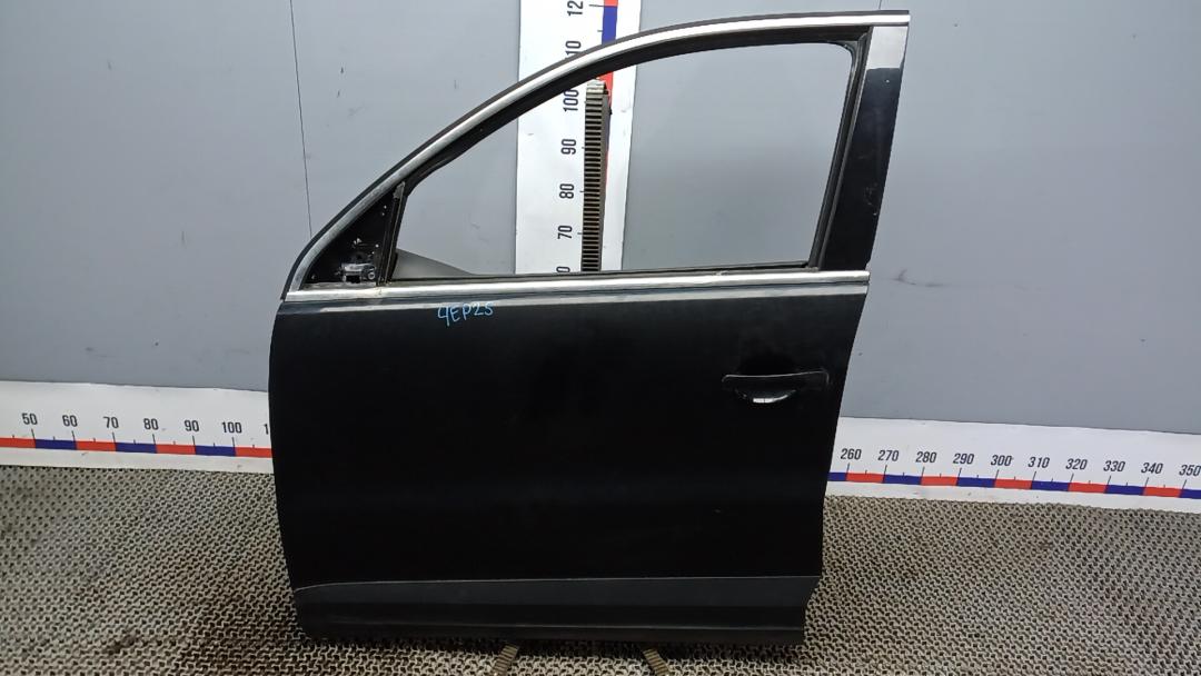 дверь передняя левая Volkswagen Tiguan 1 поколение 2010, 2.0 л., дизель, МКПП, внедорожник 5 дв., 5N0831055B - фото №1