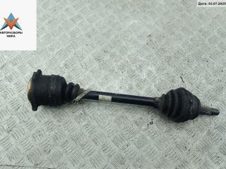 полуось передняя левая (приводной вал, ШРУС) Volkswagen Passat B4 1996, 2.0 л., бензин, АКПП, серый, универсал