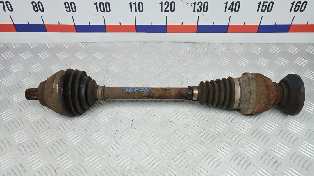 полуось передняя правая (приводной вал, ШРУС) Volkswagen Tiguan 1 поколение 2010, 2.0 л., дизель, МКПП, внедорожник 5 дв., 5N0407764K - фото №1