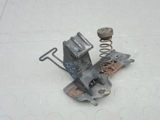 замок капота Volkswagen Passat B6 2008, 2.0 л., дизель, МКПП, седан