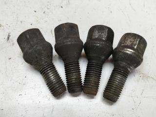 болт колесный Renault Megane 1 поколение [рестайлинг] 2001, 1.6 л., бензин, МКПП, зелёный, седан