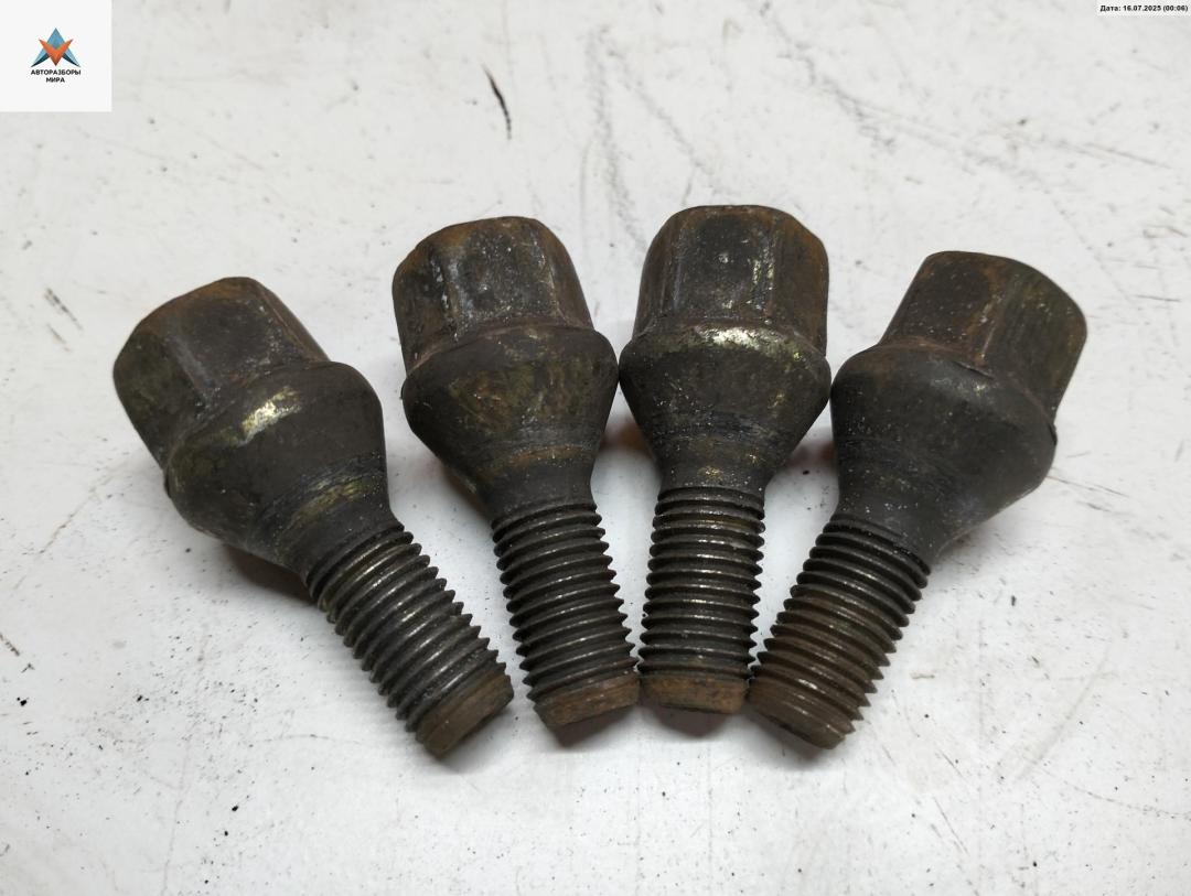 болт колесный Renault Scenic 2 поколение 2004, 1.6 л., бензин, МКПП, чёрный, минивэн - фото №1