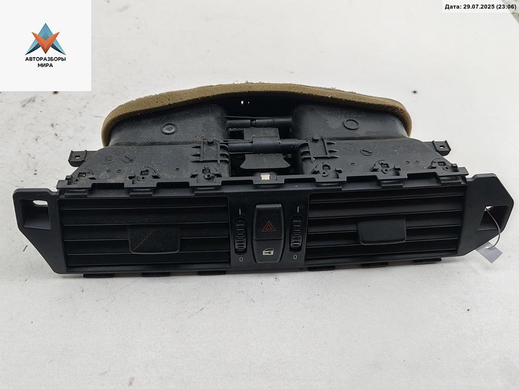 дефлектор обдува салона BMW 5 серия E60/E61 2006, 2.5 л., бензин, АКПП, чёрный, седан, 695361802 - фото №1