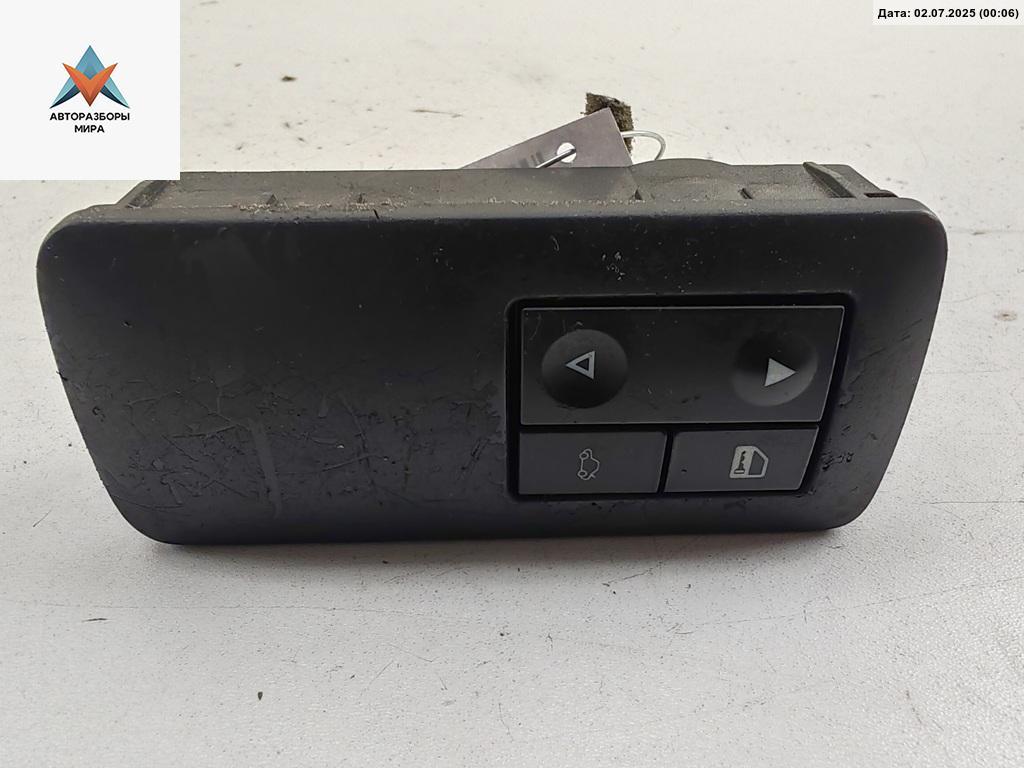кнопка стеклоподъемника переднего правого Opel Vectra C 2002, 2.2 л., бензин, АКПП, синий, седан, 09185958 - фото №1