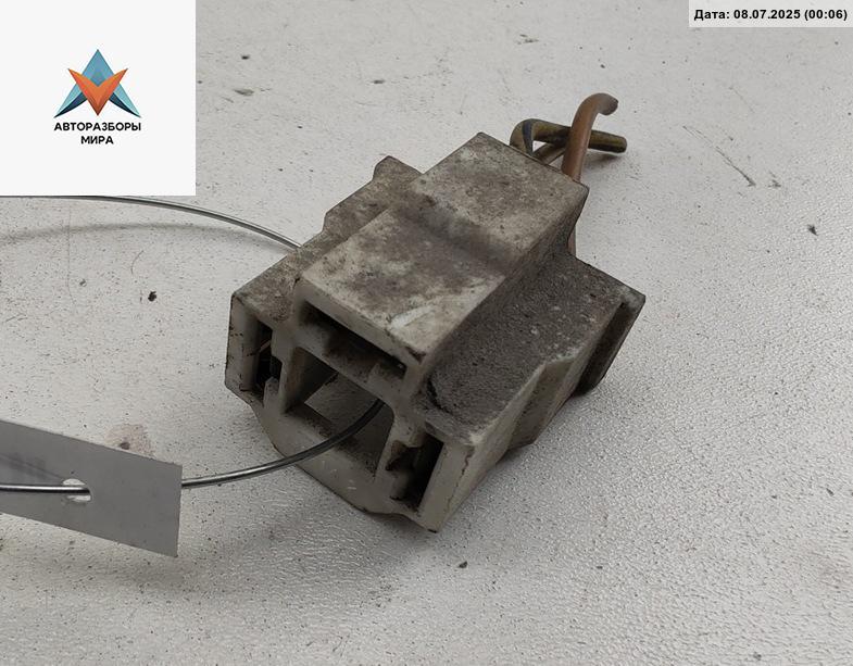 разъем (фишка) проводки Volkswagen Transporter T4 1995, 2.4 л., дизель, МКПП, белый, микроавтобус - фото №1