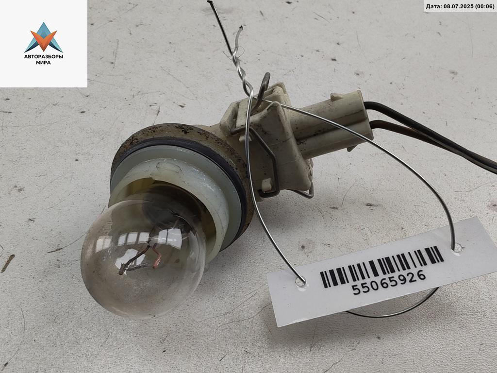 Патрон лампы указателя поворота Volkswagen Transporter T4 1995, 2.4 л., дизель, МКПП, белый, микроавтобус, 357972752 - фото №1