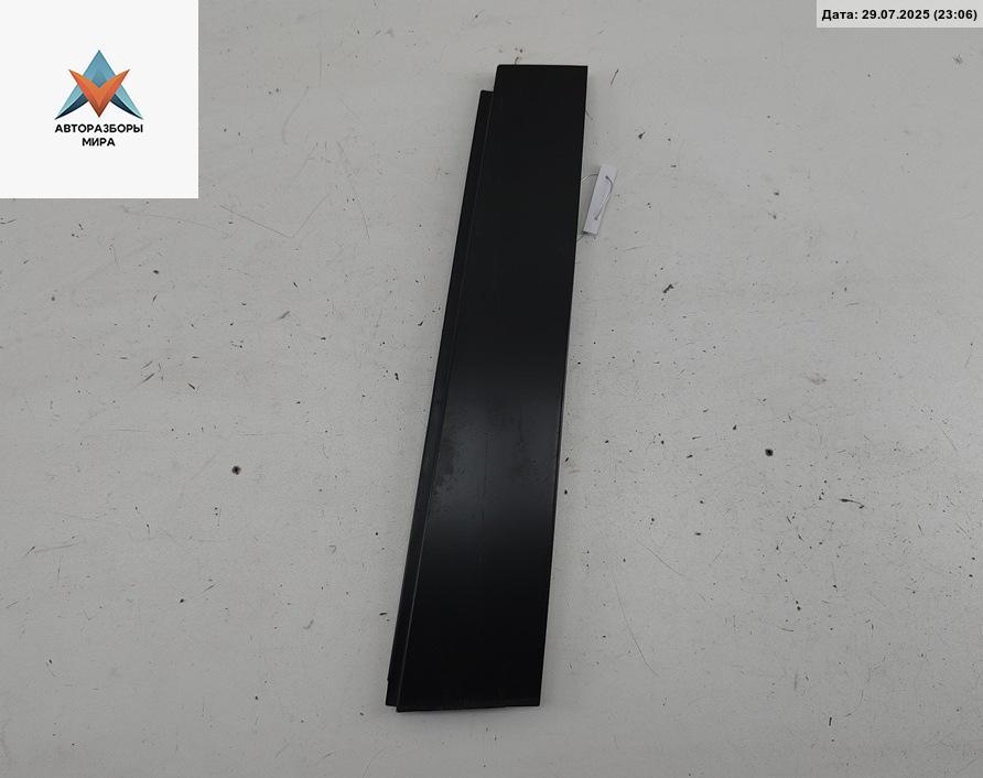 молдинг двери задней левой Volkswagen Golf 5 поколение 2005, 1.4 л., бензин, МКПП, синий, хетчбэк 5 дв., 5M083990103C - фото №1