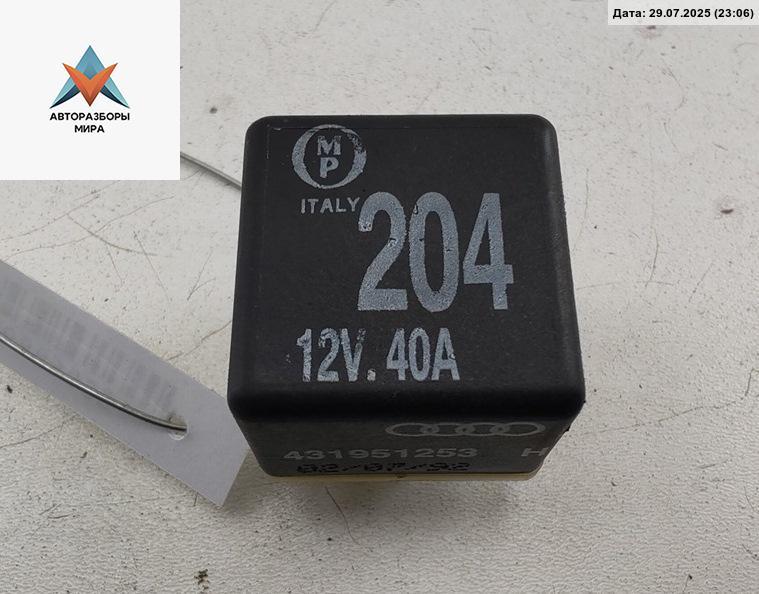 реле (прочие) Audi 80 8C/B4 1992, 2.0 л., бензин, МКПП, красный, седан, 431951253H - фото №1