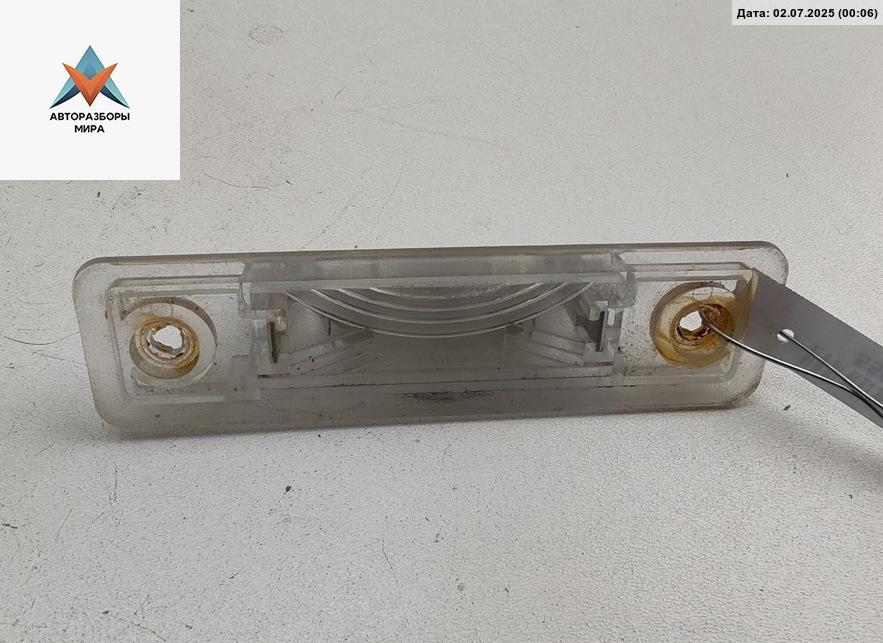 подсветка номера Opel Signum C 2004, 2.2 л., бензин, АКПП, серый, хетчбэк 5 дв., 3720900 - фото №1