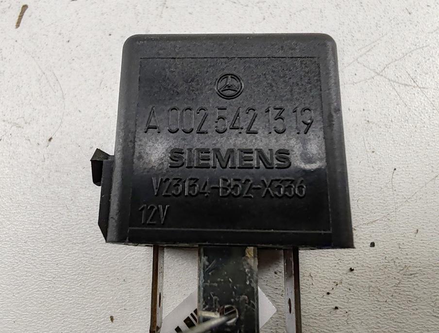 реле (прочие) Mercedes-Benz C W202 2000, 1.8 л., бензин, АКПП, серый, универсал, A0025421319