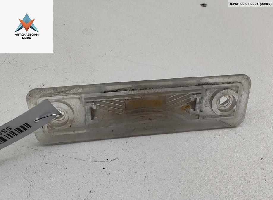 подсветка номера Opel Signum C 2004, 2.2 л., бензин, АКПП, серый, хетчбэк 5 дв., 3720900 - фото №1