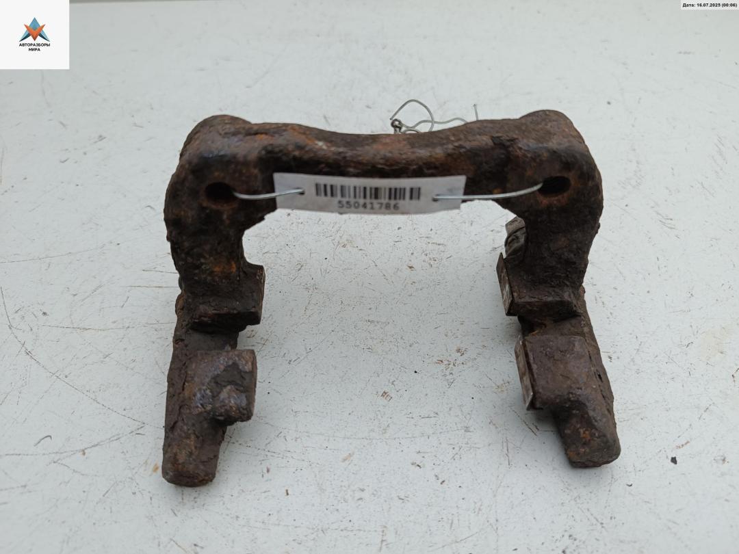 скоба суппорта Peugeot 307 1 поколение 2004, 1.6 л., бензин, МКПП, синий, хетчбэк 5 дв. - фото №1