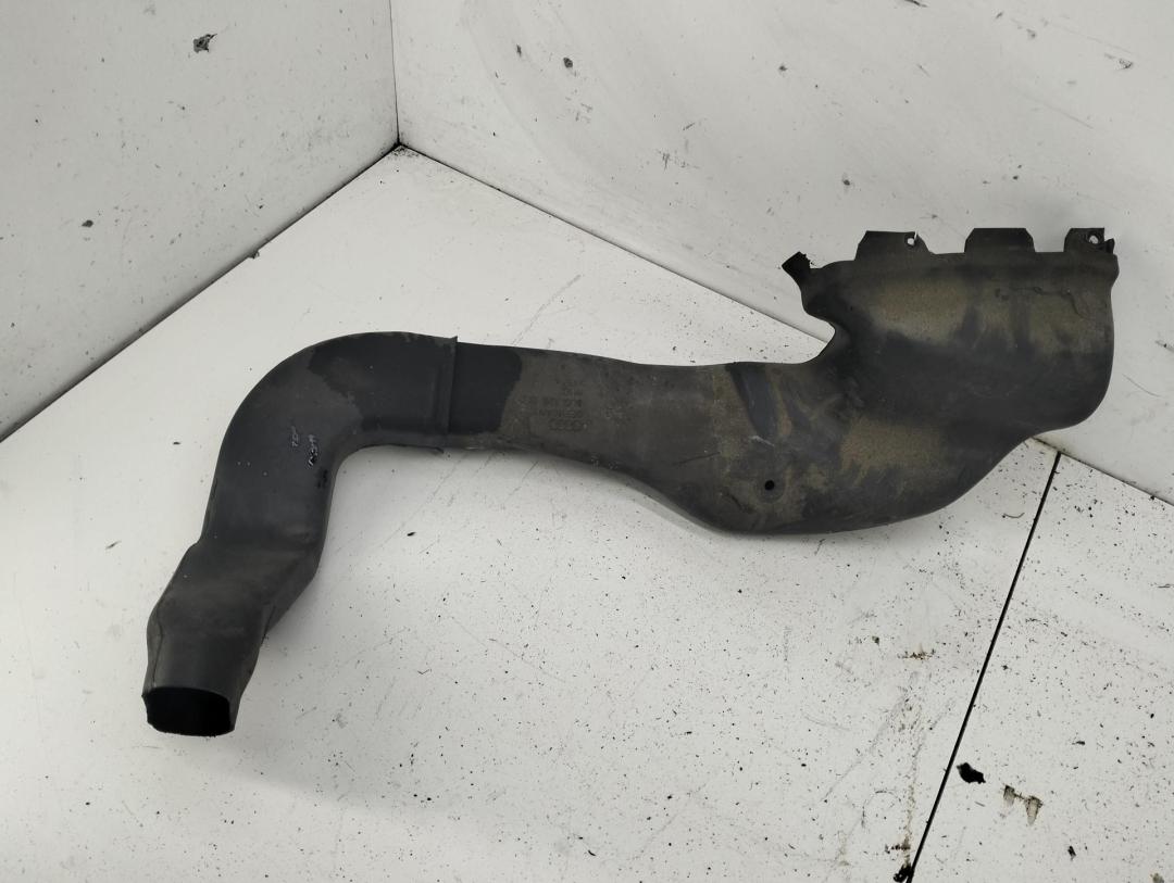 воздуховод Audi A3 8L 1997, 1.8 л., бензин, АКПП, зелёный, хетчбэк 3 дв., 8L0129602