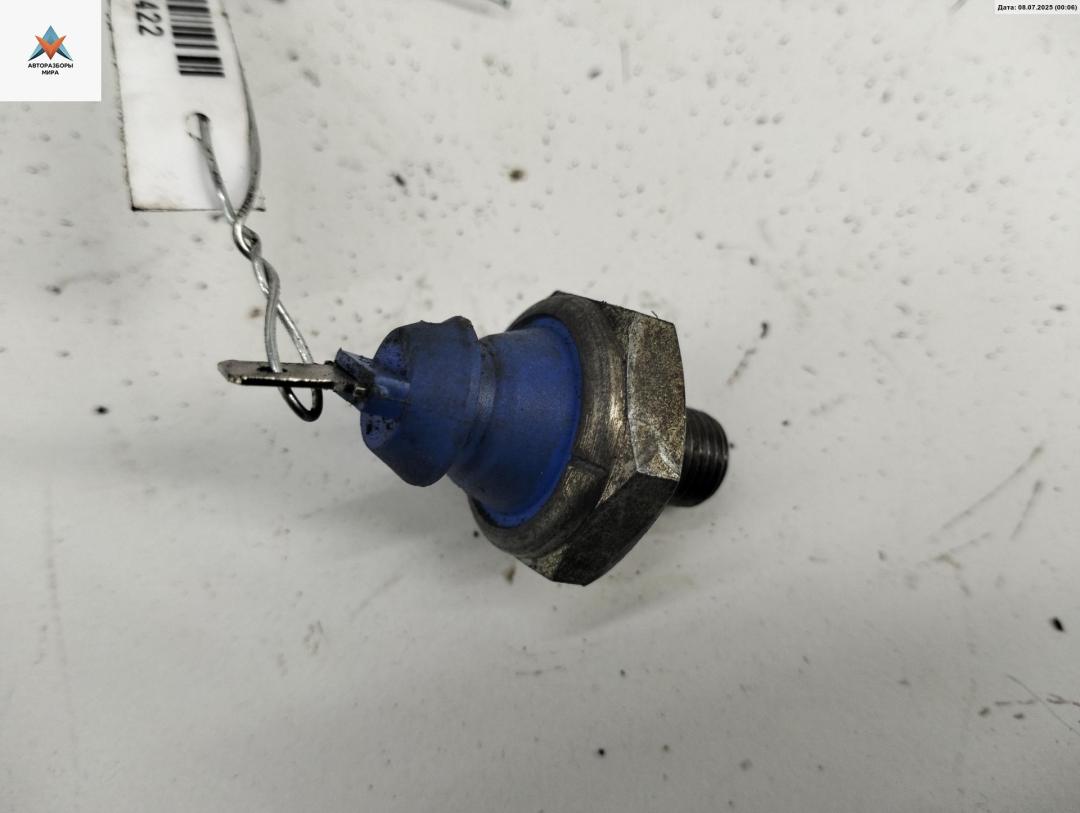 датчик давления масла Volkswagen Golf 3 поколение 1996, 1.6 л., бензин, МКПП, красный, хетчбэк 5 дв., 103143G - фото №1