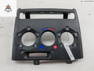 консоль салона (центральная часть) Peugeot Boxer 2 поколение [рестайлинг] 2004, 2.0 л., дизель, МКПП, жёлтый, микроавтобус, 152240100