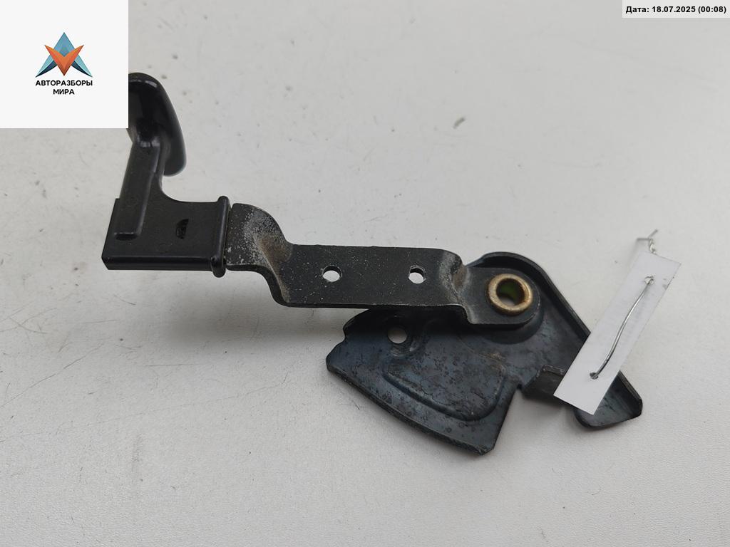 ручка открывания капота Audi A6 4B/C5 1999, 2.4 л., бензин, МКПП, синий, универсал - фото №1