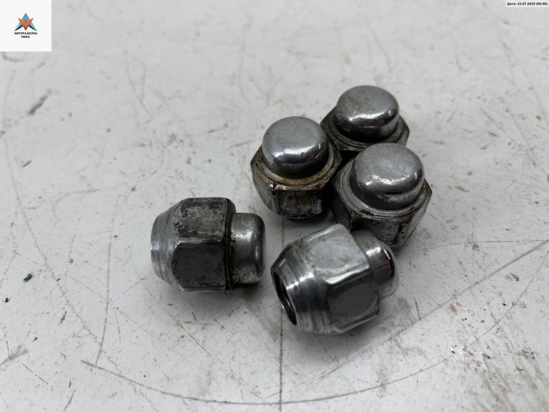 болт колесный Mazda 6 GG 2003, 2.0 л., бензин, МКПП, серый, универсал - фото №1