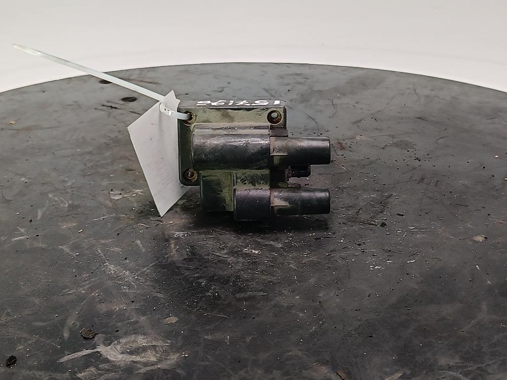 катушка зажигания Renault Megane 1 поколение 1998, цвет - фото №1